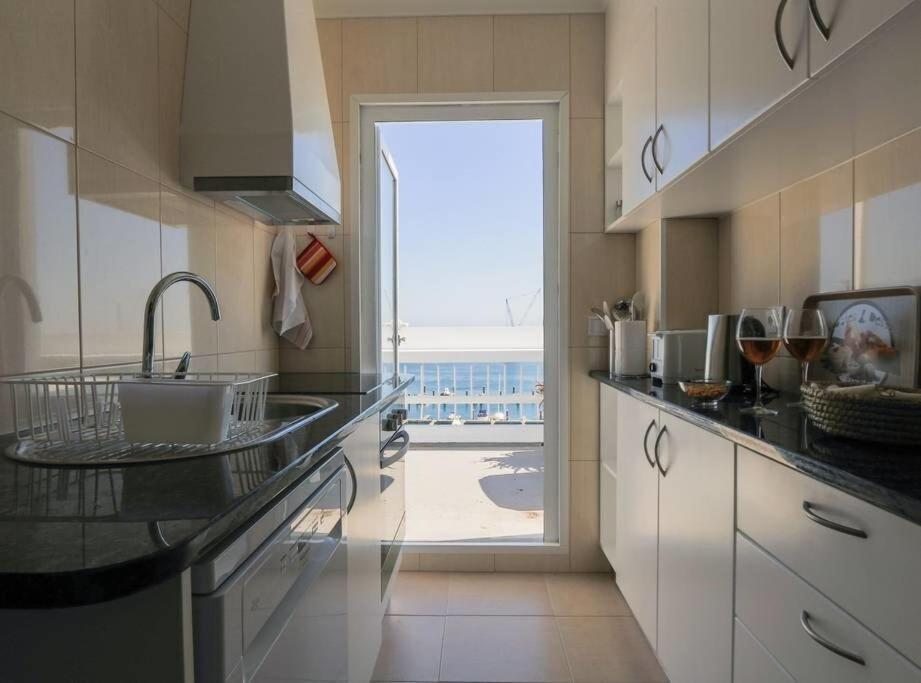 Guestready - Marina View Top Floor With Terrace Ponta Delgada (Sao Miguel) Ngoại thất bức ảnh